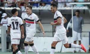 PERNAMBUCANO: Santa Cruz vence e vira líder isolado