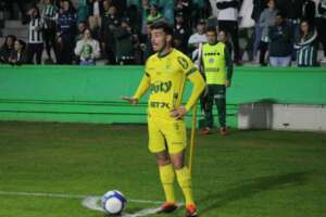 Mirassol rescinde com lateral que comemorou saída de técnico