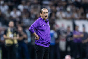 Ramón Díaz estuda estratégia para encarar Palmeiras no Allianz