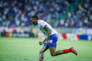 Meia do Bahia celebra gol decisivo para classificação na Libertadores