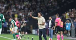 Abel se desculpa após bronca na torcida do Palmeiras: 'Nunca esquecerei o que fizeram por mim'