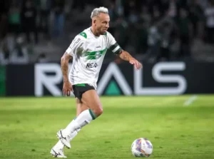 Rafinha se despede do Coritiba após polêmica com viagem à Alemanha