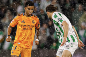 Real leva virada do Betis e agora 'seca' rivais no topo do Espanhol