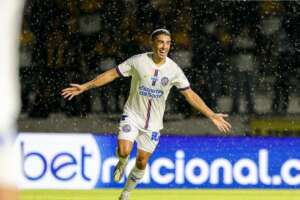 Coritiba contrata meia De Pena, ex-Inter e Bahia