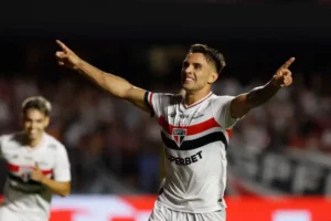 Enzo Díaz exalta força do São Paulo e mira grande campanha na Libertadores