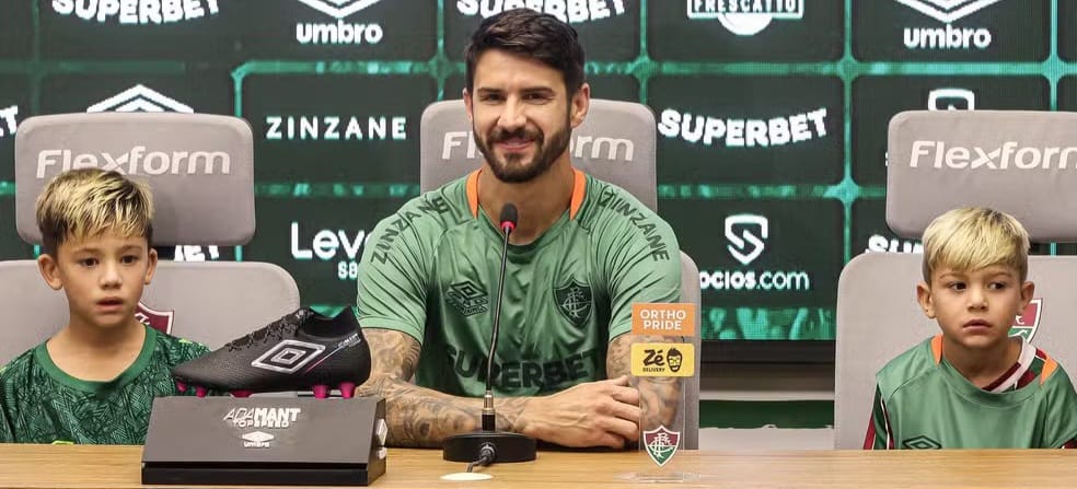 Everaldo destaca história de Cano no Fluminense: ‘Referência’