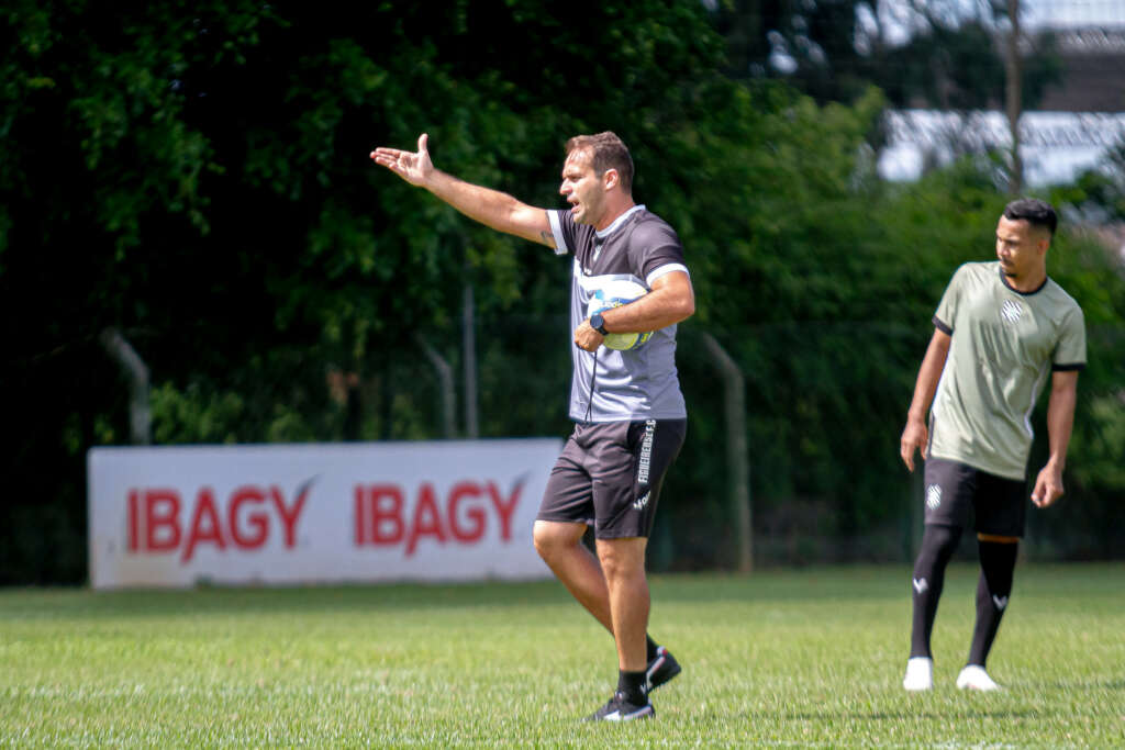 Thiago Carvalho valoriza intertemporada do Figueirense antes da Série C