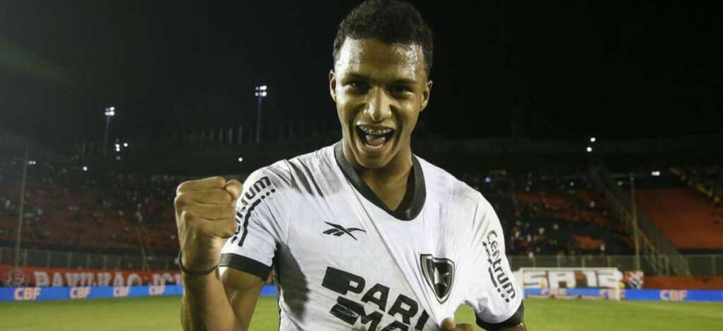 Botafogo acerta venda de Fabiano para clube da Ucrânia