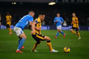 Napoli arranca empate contra a Inter e se mantém na cola do líder no Italiano
