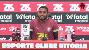 Goleiro do Vitória, Lucas Arcanjo celebra marca histórica no clube