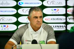 Floresta demite técnico Marcelo Chamusca após manutenção no estadual