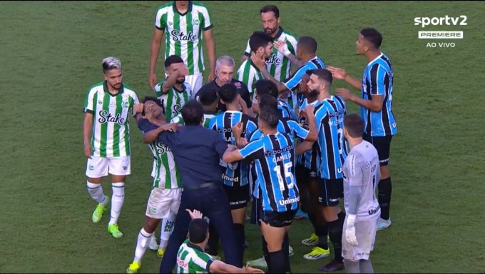 Quinteros minimiza polemica em jogo com o Juventude