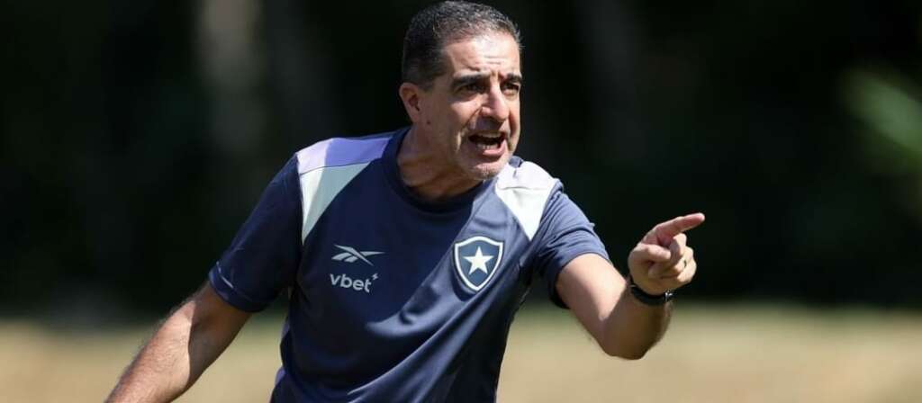 Renato Paiva prepara o Botafogo para o início do Brasileirão
