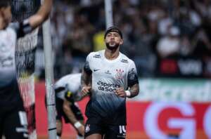Memphis vê Corinthians aprendendo a controlar partidas