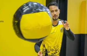 Lucca afasta favoritismo do Novorizontino na Série B: 