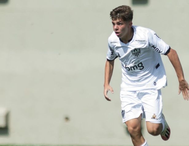 Ex-atacante da base do Corinthians focado no restante da temporada 6 Screenshot 52