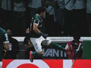 Veiga exalta bom momento do Palmeiras e foca na final com Corinthians; Gómez machuca o joelho