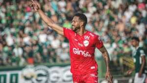 GOIANO: Vila Nova vence Goiás e sai na frente por vaga na decisão