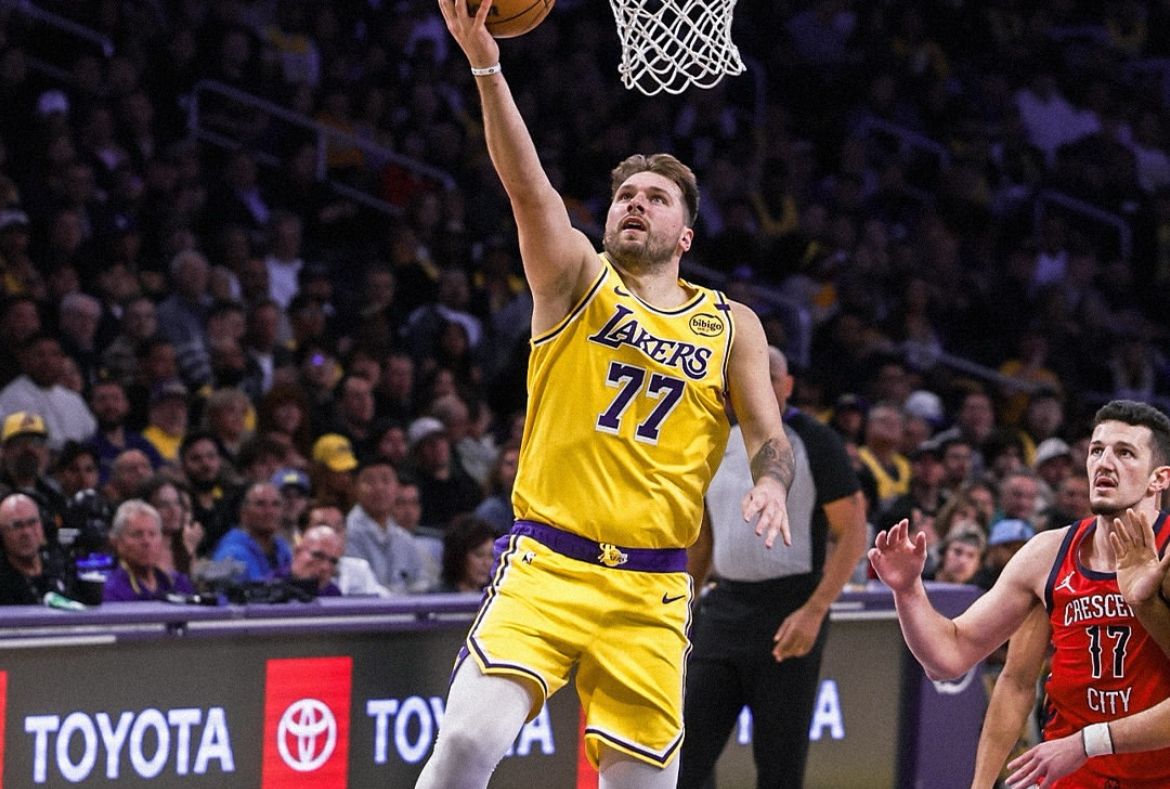 Doncic e LeBron comandam e Lakers conquistam 8ª vitória seguida na NBA