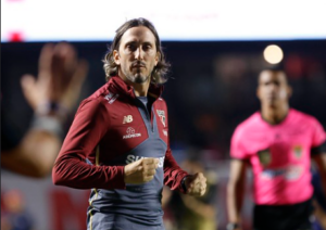 Zubeldía exalta vitória do São Paulo e evita polêmica sobre gramado sintético