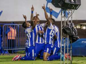 CATARINENSE: Avaí sofre, mas elimina Figueirense nos pênaltis e avança