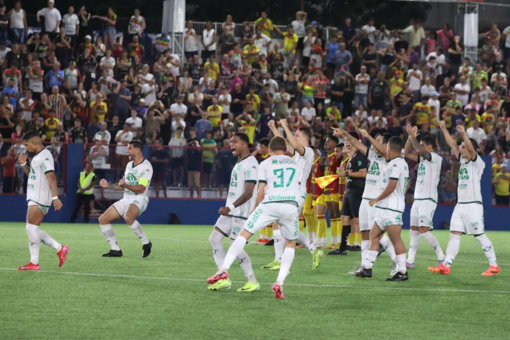 CATARINENSE: Chapecoense elimina o Brusque nos pênalti e vai à semifinal