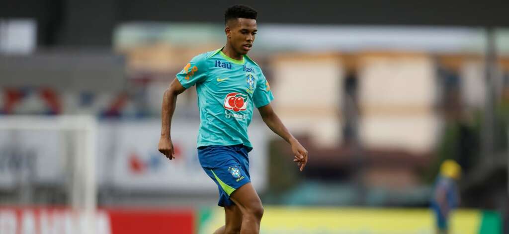 Estêvão celebra convocação para jogar com o ídolo Neymar