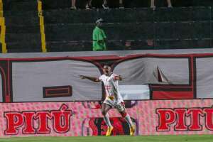 Vitória-BA 0 x 2 Náutico-PE - Timbu quebra série invicta do Leão e avança na Copa do Brasil