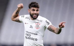 Yuri Alberto sofre trauma no tornozelo e corre para reforçar o Corinthians