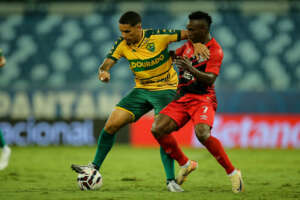 Cuiabá 2 x 1 Athletico-PR - Dourado vira e acaba com 100% do Furacão na Série B