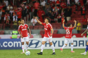 Internacional 3 x 3 Nacional-URU - Colorado reage e segue líder na Libertadores