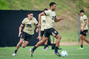 Com retornos em transição, Vitória segue preparação para encarar o Grêmio