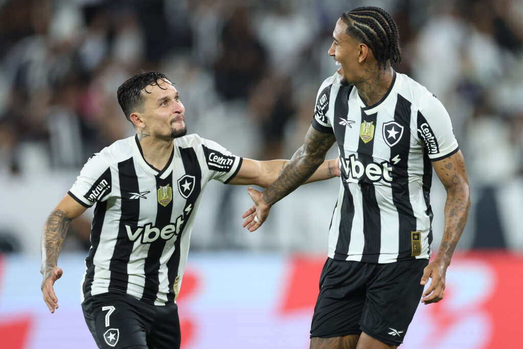 COPA DO BRASIL: Botafogo goleia e encaminha vaga; Grêmio perde de virada