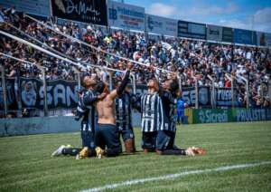 União Barbarense 4 x 0 Araçatuba - Acesso garantido em casa e vaga na final