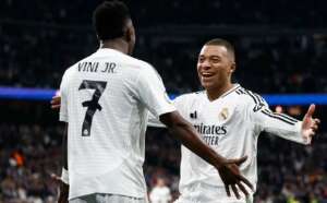 A Camisa Branca da Glória: A Lenda da Temporada 2001/2002 do Real Madrid