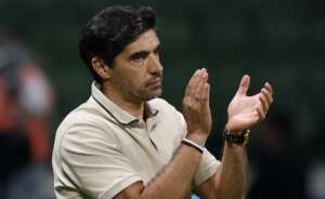 Abel Ferreira culpa 'maratona' por 'jogo fraco' do Palmeiras