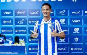 Renan é apresentado no Avaí e mira acesso: 