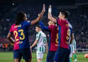 Barcelona só empata com Betis e desperdiça chance de abrir 6 pontos sobre o Real no Espanhol
