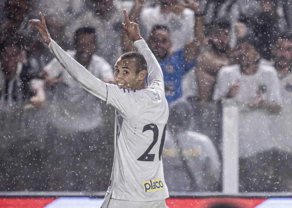 Bontempo enfatiza reação do Santos e revela boas memórias contra São Paulo: 'É especial'