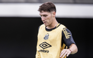 Rollheiser mira sequência no Santos e projeta crescimento: 'Estaremos à altura do desafio'