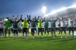 Coritiba tenta quebrar tabu contra a Chapecoense e pode ter reforço