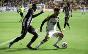 Criciúma tem dúvida para encarar o Athletico e encaminha reforço