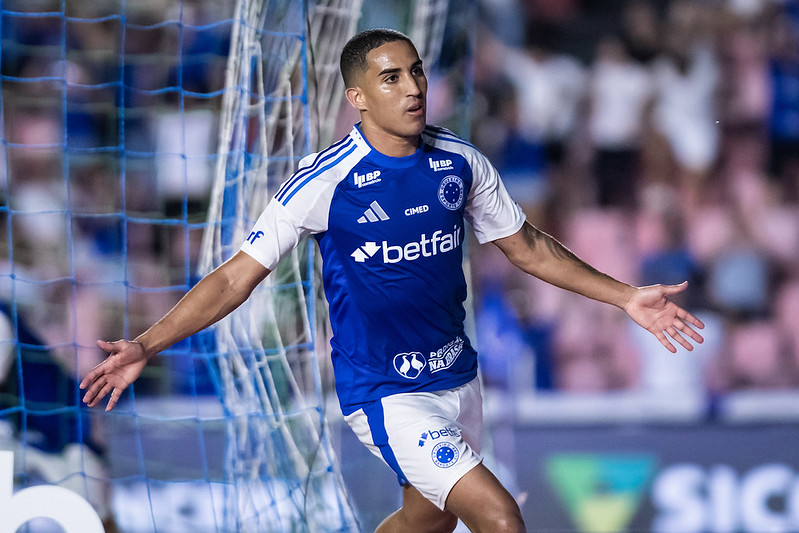 Cruzeiro bate Vasco no Brasileirao 3
