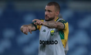 Série B: Cuiabá suspende o atacante André Luís por indisciplina