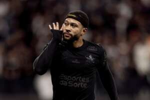 Memphis critica VAR e alfineta CBF: 'Preferem fazer regras como a de não subir na bola'