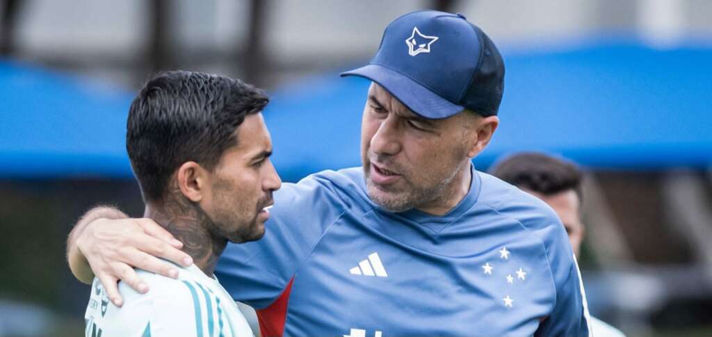 Dudu volta a treinar no Cruzeiro, mas segue com futuro indefinido