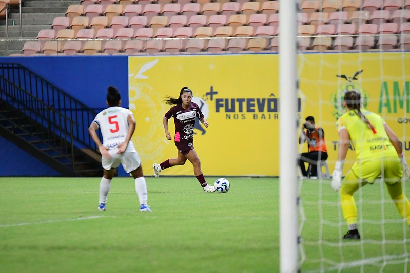 BRASILEIRÃO FEMININO: Ferroviária mantém invencibilidade e assume a ponta 4 Ferroviaria mantem a lideranca do Brasileirao Feminino 1