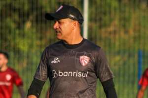 São Luiz-RS confirma saída de Iarley após duas derrotas na Série D