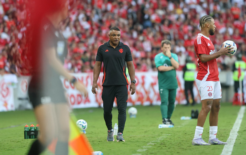 Internacional 3 x 1 Juventude - Colorado vira e encosta no G4 5 Internacional bate Juventude no Brasileirao 6