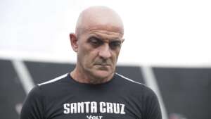 Santa Cruz demite Itamar Schülle e fecha com novo técnico